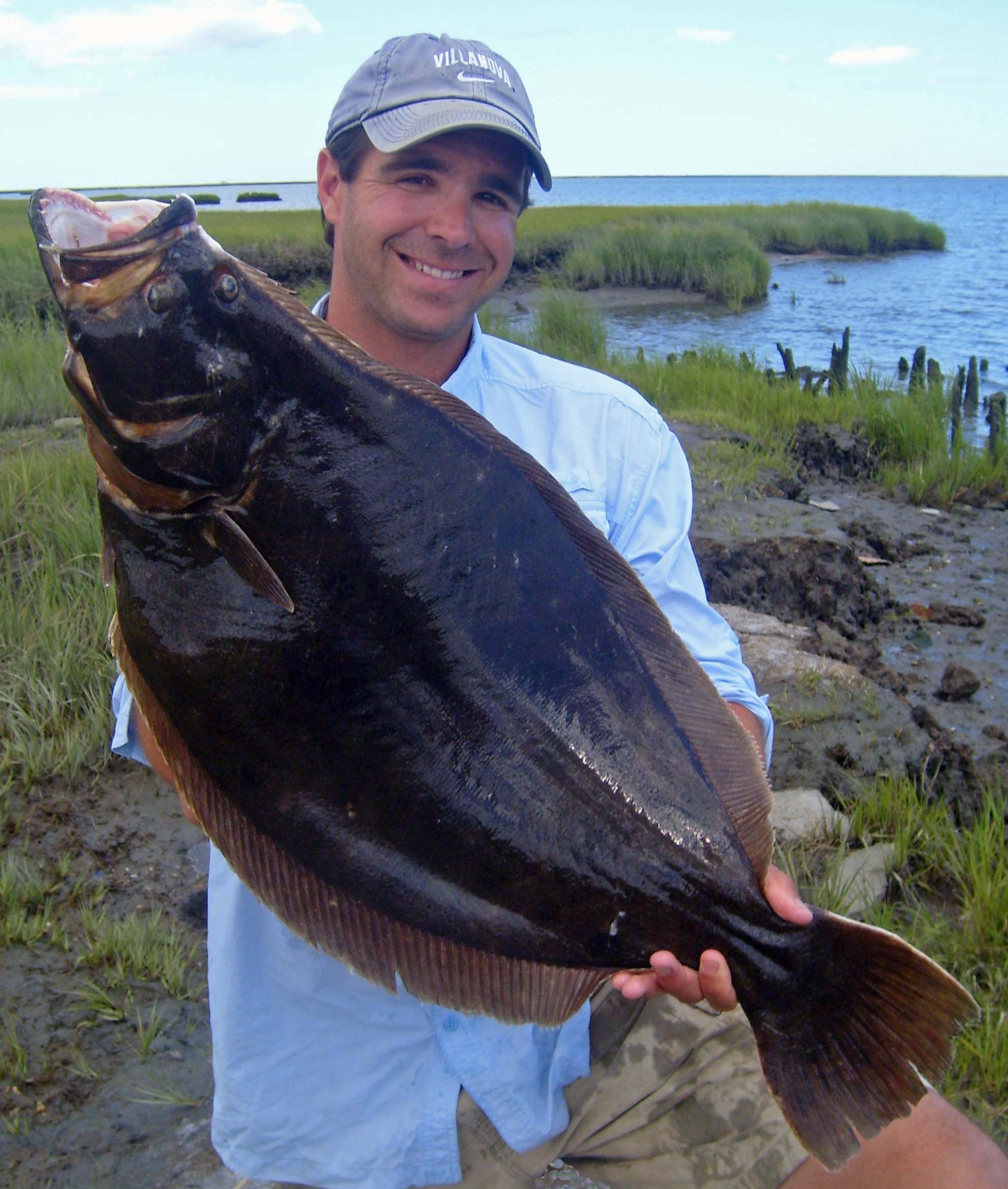 15 pound doormat fluke, flounder caught fishing near Atlantic City and Brigantine. South Jersey fishing guides, back bay fishing guides